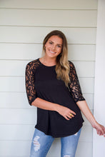 Load image into Gallery viewer, ROUND LACEY-  BLACK