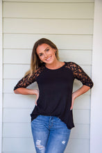 Load image into Gallery viewer, ROUND LACEY-  BLACK