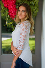 Load image into Gallery viewer, ROUND LACEY-  GRAY MIST