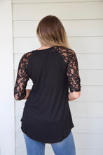 Load image into Gallery viewer, ROUND LACEY-  BLACK