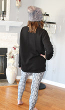 Load image into Gallery viewer, MONTY SOFT SNAKESKIN LEGGINGS