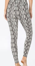 Load image into Gallery viewer, MONTY SOFT SNAKESKIN LEGGINGS