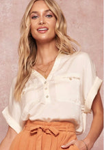 Load image into Gallery viewer, SILKY BLOUSE