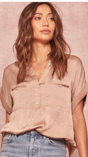Load image into Gallery viewer, SILKY BLOUSE